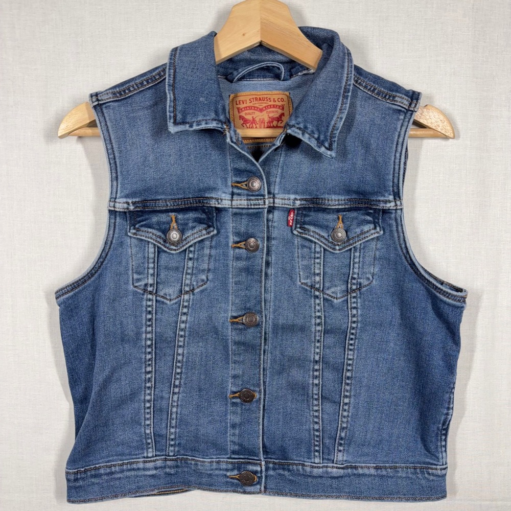 Levis Trucker Vest Womens Medium Denim Sleeveless Modern Jacket Americana